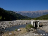 Toalett med rinnande vatten i Albanien